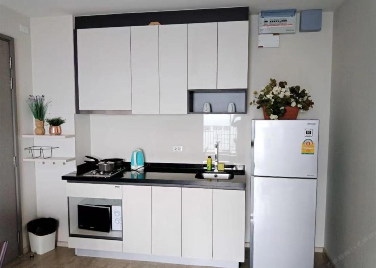 The Base Near Festival Apartemen *
