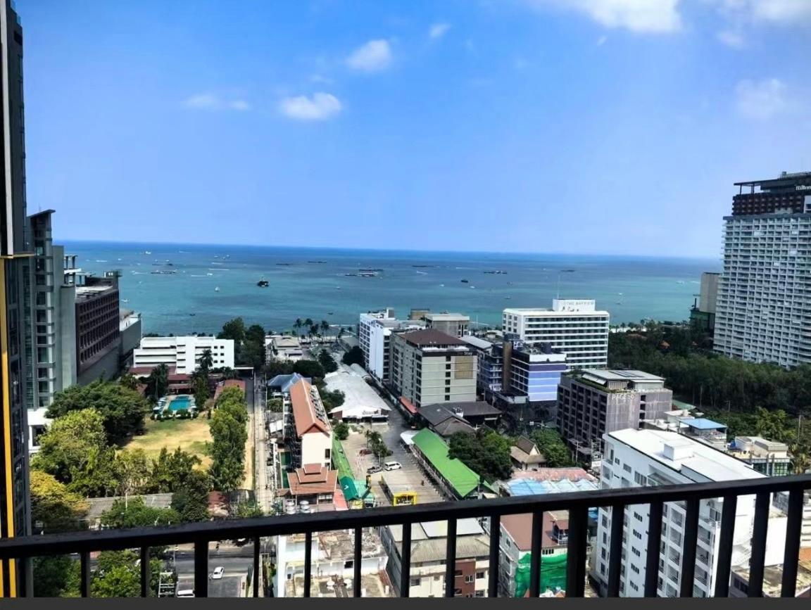 Appartement The Base Near Festival Pattaya