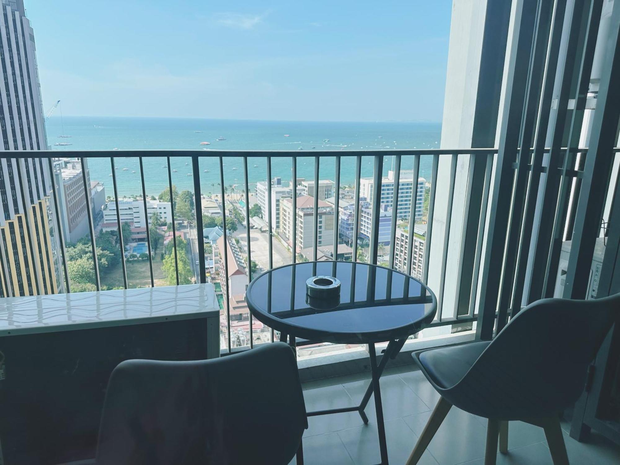 Appartement The Base Near Festival Pattaya